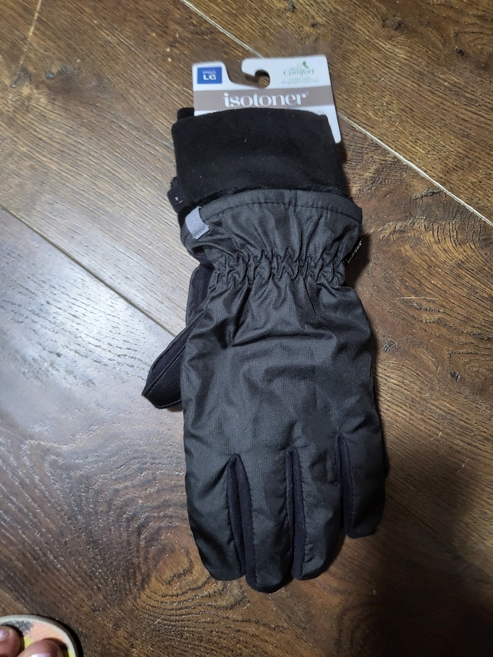 isotoner Men’s Black Winter Gloves with Elastic Wrist